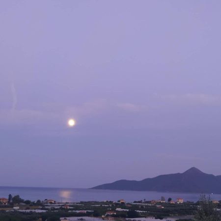 West Red Rock And View Leonidio Maisonette Studio מראה חיצוני תמונה