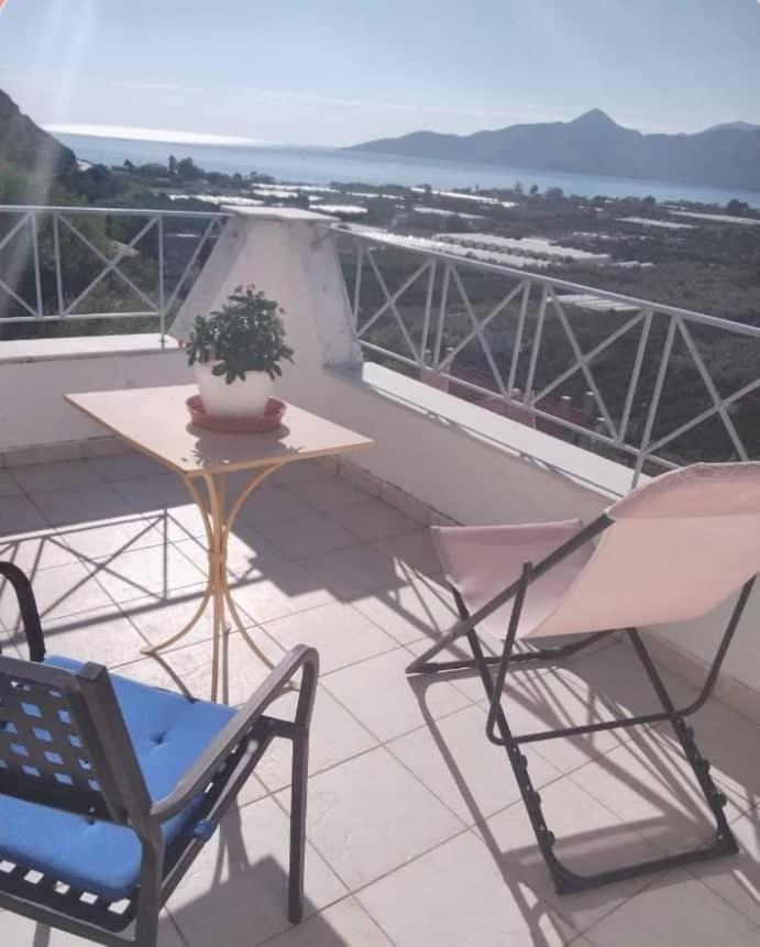West Red Rock And View Leonidio Maisonette Studio מראה חיצוני תמונה
